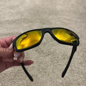 Men’s orange frog skin oakleys